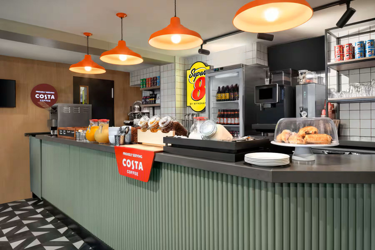 Food & Drinks, Super 8 by Wyndham Durham, Durham