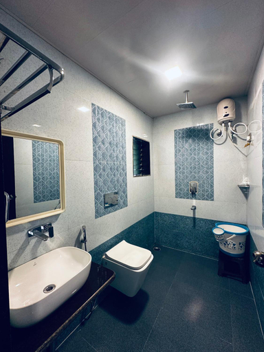 Bathroom, Golden Pearl Resort By Gemstone Hospitality, Raigarh