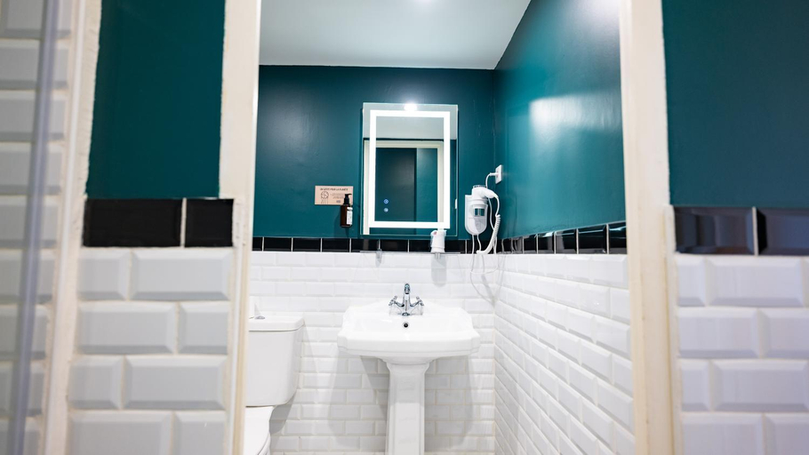 Bathroom 4, Grand Hôtel Saint-Aignan, Loir-et-Cher