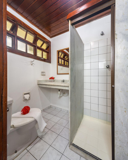 Bathroom, Chaua Porto Hotel, Porto Seguro
