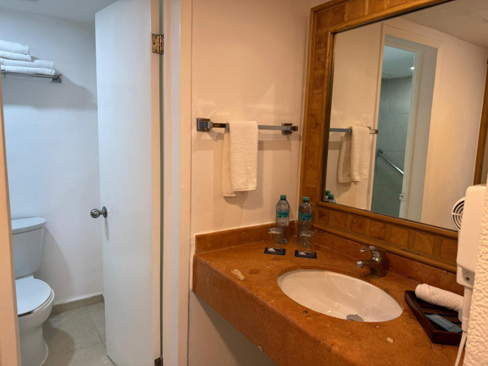 Bathroom 5, Beachscape Kin Ha Villas and Suites, Benito Juárez