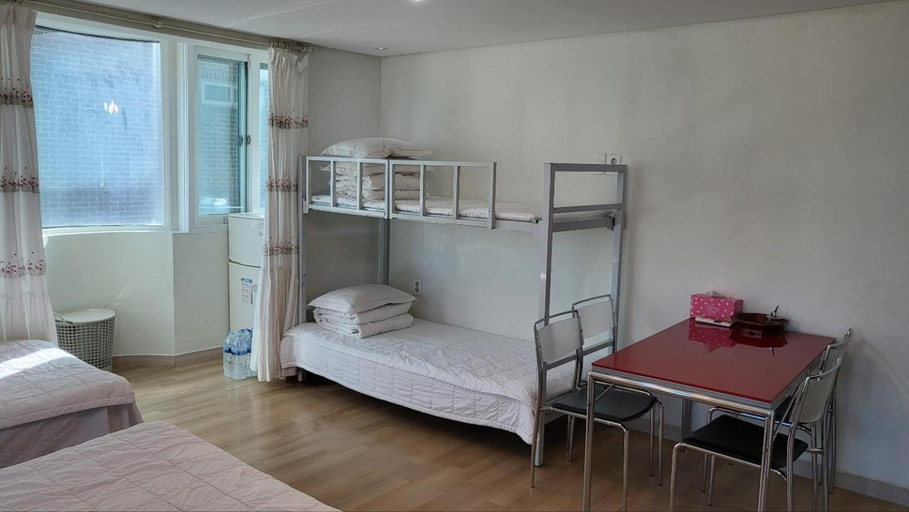 Bedroom 4, Seoul Tower Ville, Jung