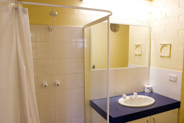 Bathroom 3, Mandurah Family Resort, Mandurah