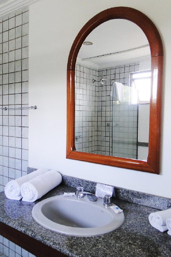 Bathroom 4, Hotel Lopes Caxambu, Caxambu