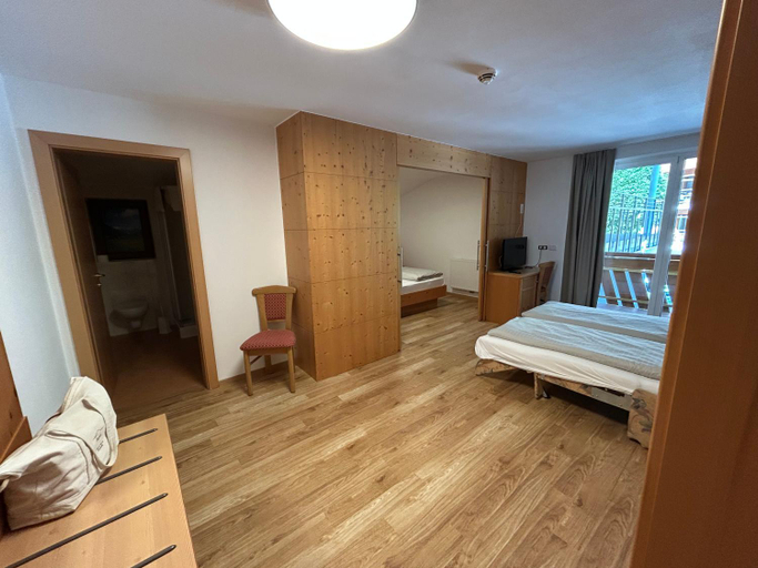 Bedroom 2, Hotel Bergblick, Bolzano