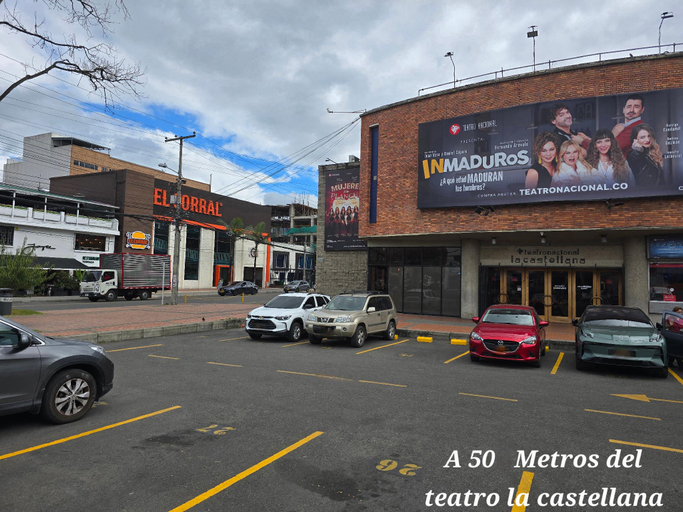Exterior & Views