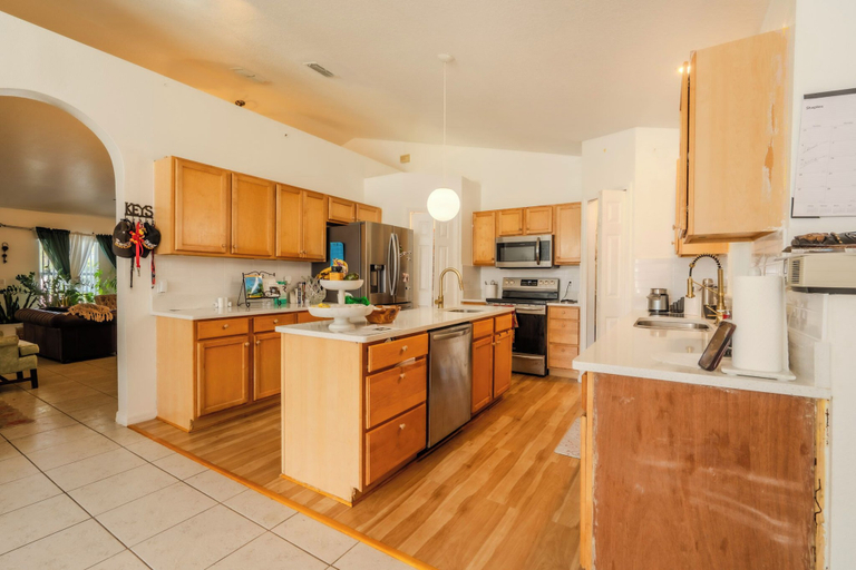 Private kitchen 5, Flint and Kingscrest, LLC - Private Rooms in Shared Home, Orange