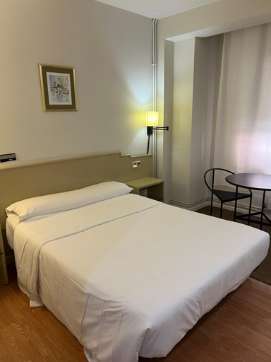 Bedroom 2, Hotel Alda Ribeira, A Coruña