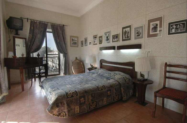 Bedroom 3, Hotel de La Poste, Saint-Louis