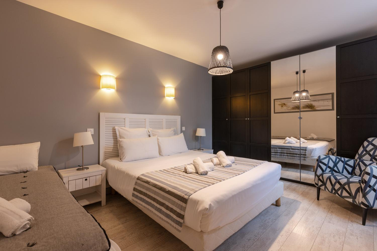 Bedroom 2, Hotel Le Square, Charente-Maritime