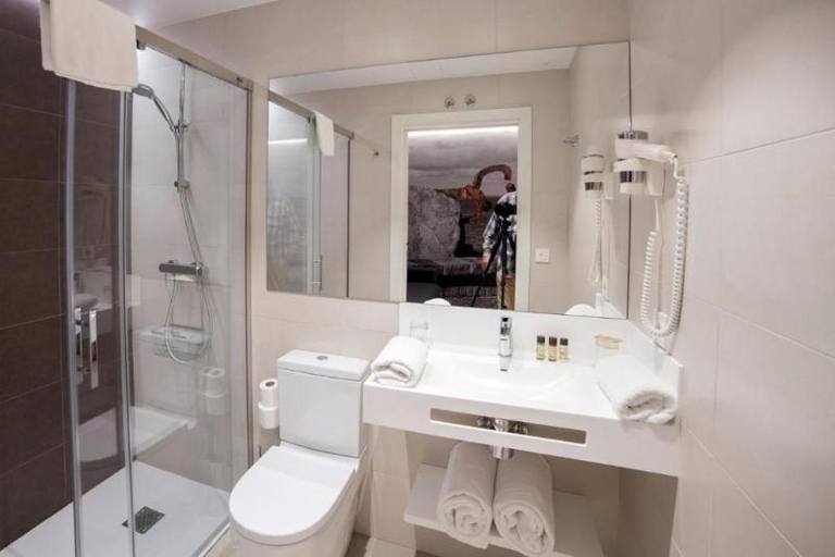 Bathroom, Pension Txingurri, Guipúzcoa
