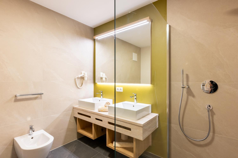 Bathroom, Hotel Bergblick, Bolzano
