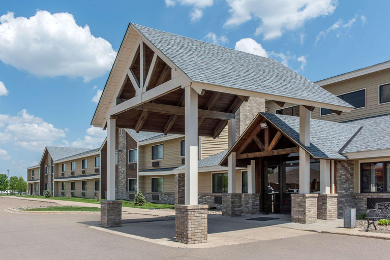 Exterior & Views 2, Quality Inn & Suites New Prague, Le Sueur