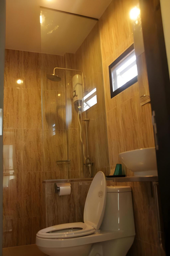 Bathroom 4, The Residence Thepkanjana, Krathum Baen