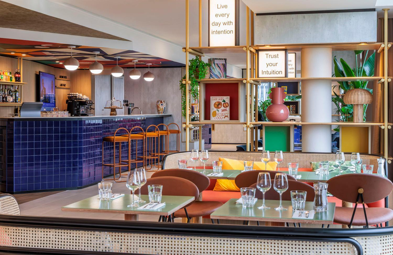 Food & Drinks 5, Hampton by Hilton Lyon Airport, Rhône
