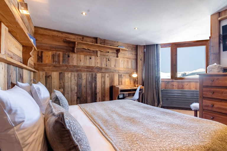 Bedroom 2, Hotel 3 Vallees, Savoie