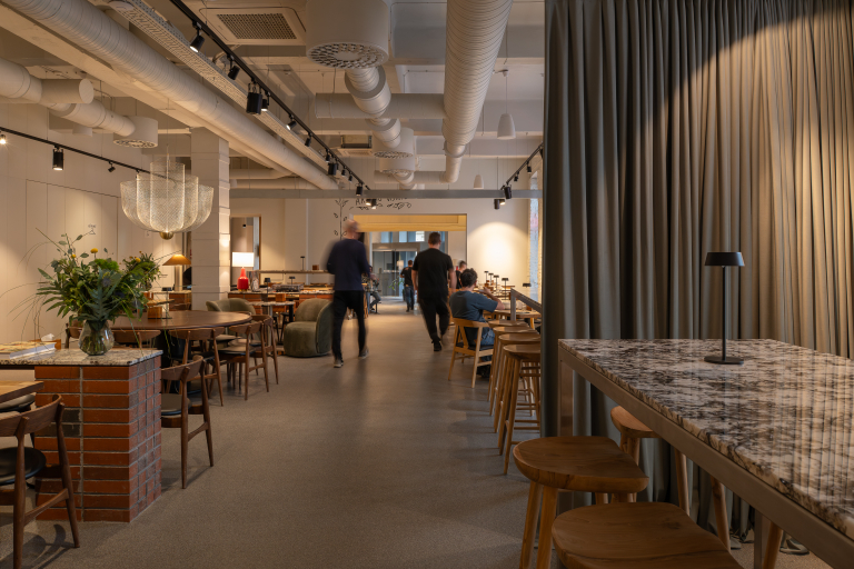 Food & Drinks 2, Corner Hotel, Vilniaus