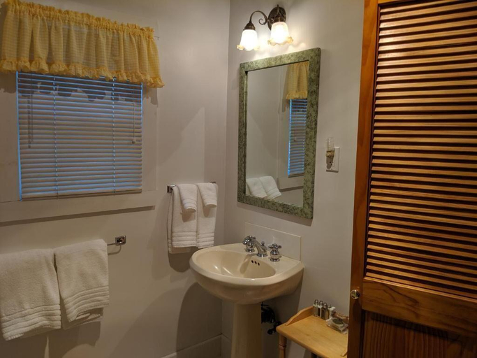 Bathroom 5, Inn at Sugar Pine Ranch, Tuolumne