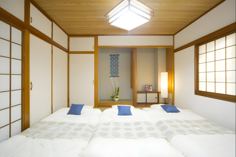 Bedroom 2, B11【Guest house Matuyama】Nearby the downtown Naha!, Naha