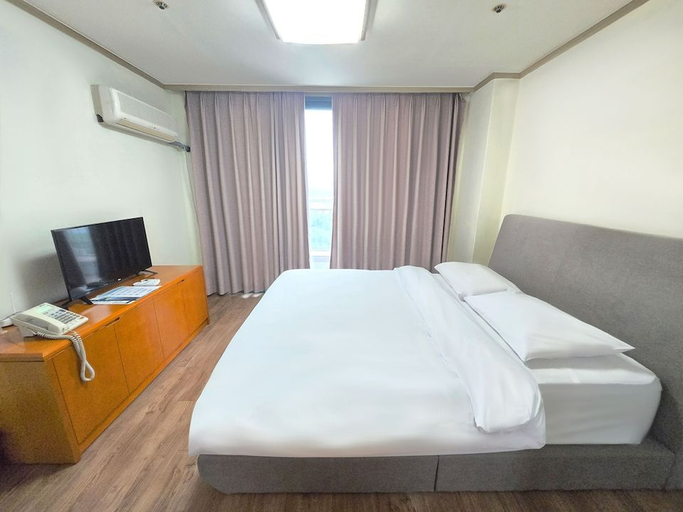 Bedroom 3, Nam Han River Ilsung Condo, Yeoju
