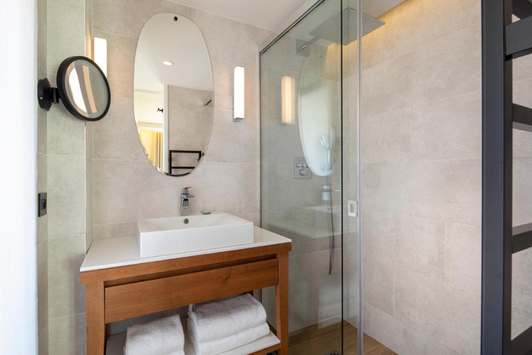 Bathroom 3, Paris d'Issy Hotel Porte de Versailles, Hauts-de-Seine