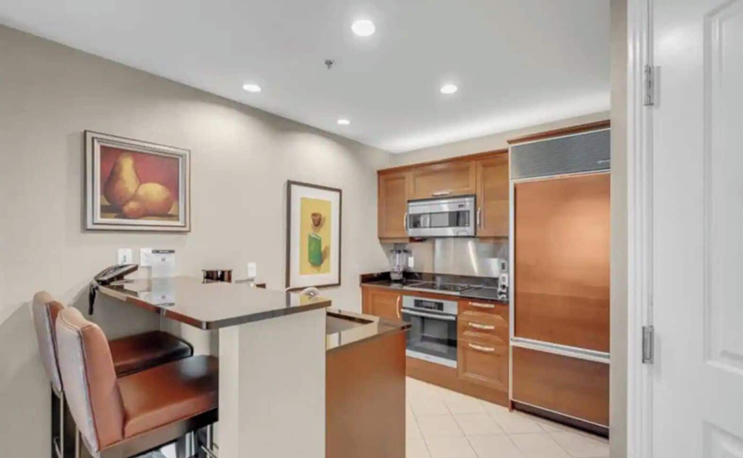 Private kitchen 2, Blu Cashmere Suite, Clark