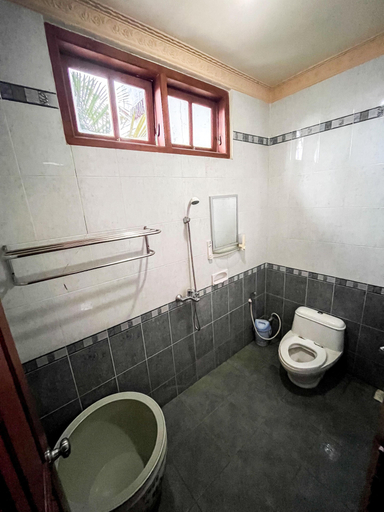 Bathroom 4, Glamping Sarangan, Magetan