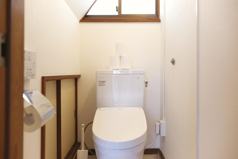 Bathroom 2, Kita-Shinjuku INN House, Shinjuku