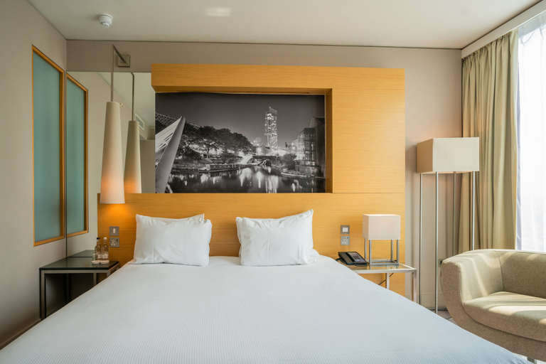 Bedroom 3, THE MANCHESTER DEANSGATE HOTEL by IHG, Manchester