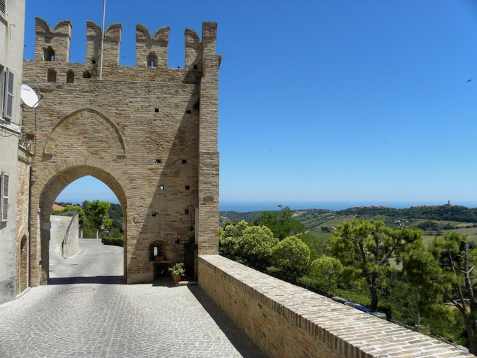 2, Apartment in Marche with Pool near Adriatic, Fermo