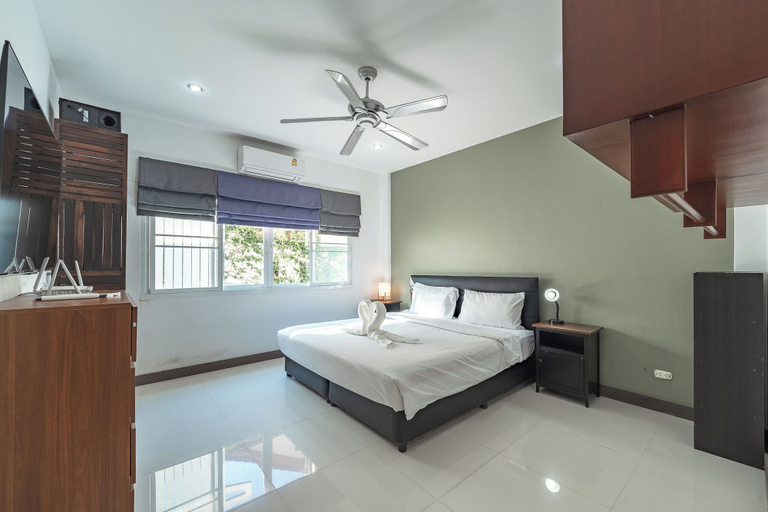 Room 3, 4BR With PoolTable Near Rawai Beach V161, Phuket Island