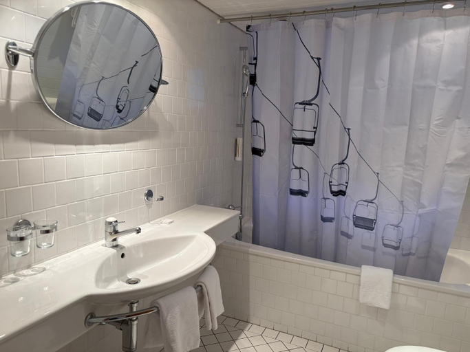 Bathroom 4, Chalet Annelis Apartments, Visp