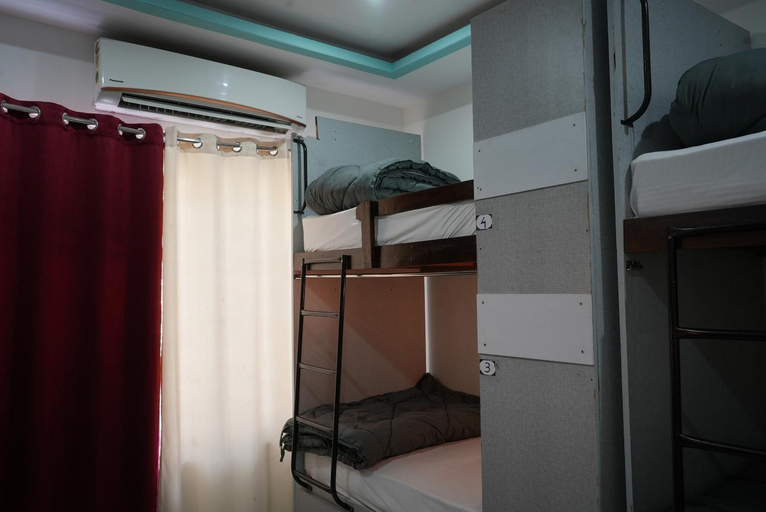 Bedroom 3, Madpackers Rishikesh, Garhwal