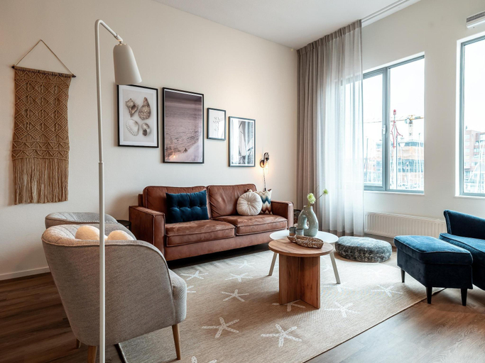 5, Beautiful apartment with harbour views., The Hague