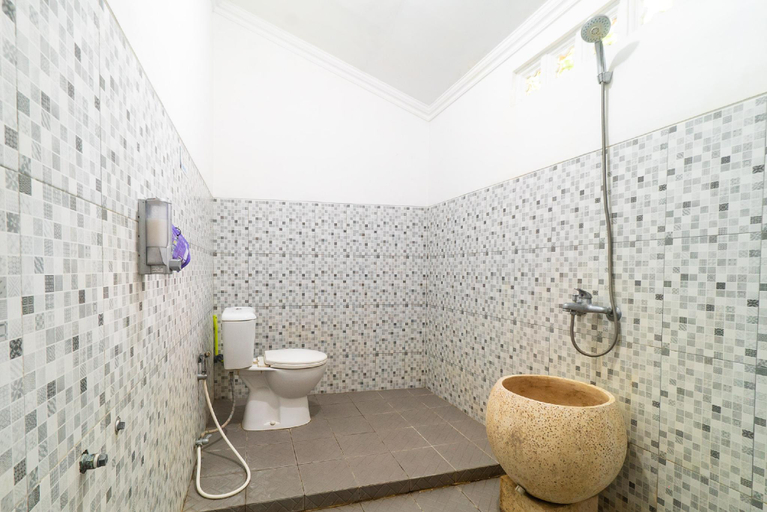 Bathroom 5, Griya Kulon Yogya, Sleman