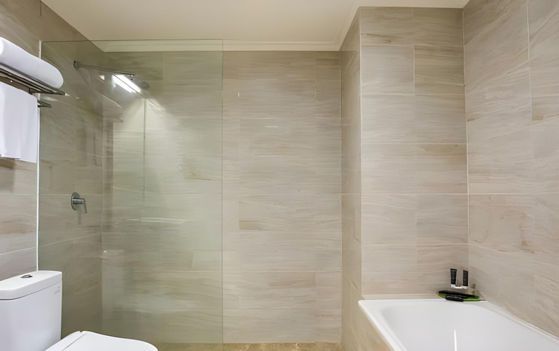 Bathroom 3, RISS HOTEL MALIOBORO, Yogyakarta