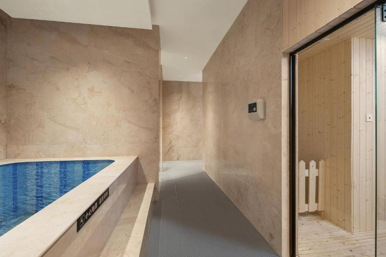 Swimming Pool 2, HUALUXE Hotels and Resorts HANDAN, Handan