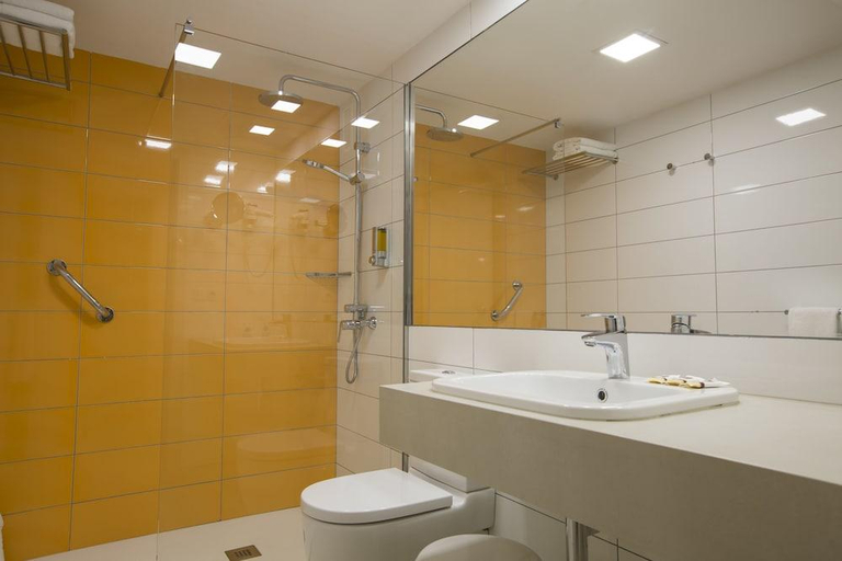Bathroom 5, Bull Dorado Beach & Spa, Las Palmas
