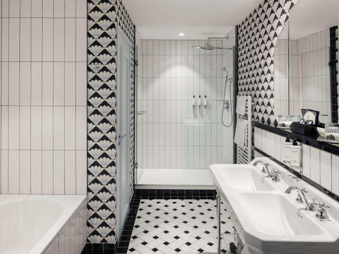 Bathroom 5, The 1932 Hotel & Spa Cap d'Antibes - MGallery Collection, Alpes-Maritimes