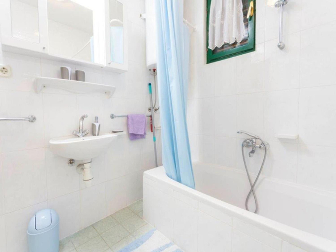 Bathroom 4, Villa in Tucepi with Pool near Seabeach, Tučepi