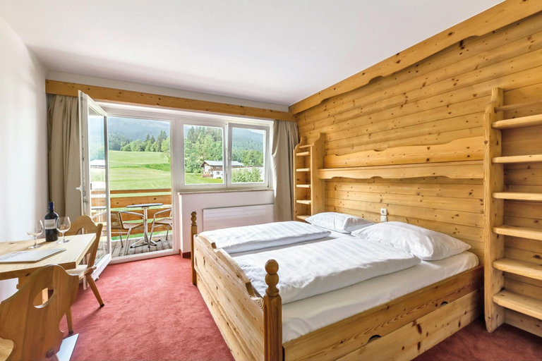 Bedroom 3, lti alpenhotel Kaiserfels, Kitzbühel