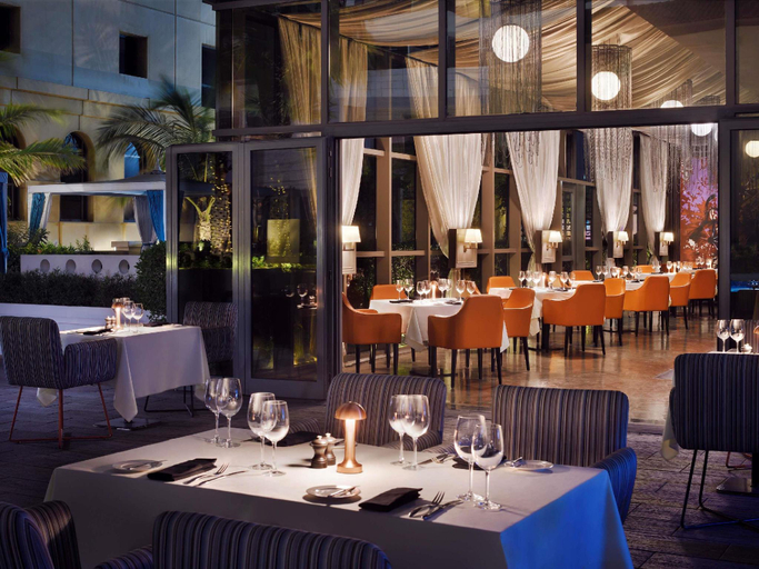 Food & Drinks 5, Movenpick Hotel Jumeirah Beach, Dubai