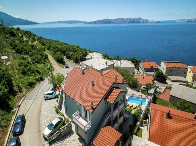 2, Apartment in Senj with Stunning Sea Views, Senj