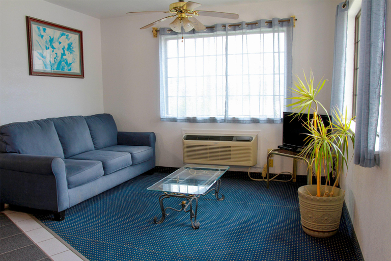 Public Area, Travelodge by Wyndham Guymon, Texas