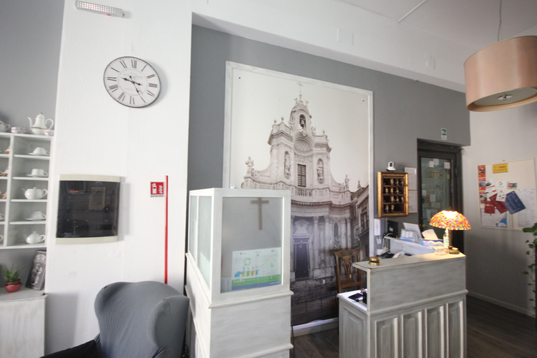 Others, La Collegiata, Catania