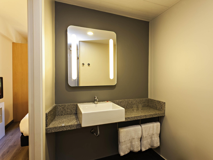Bathroom 5, Ibis Pilar, General Sarmiento