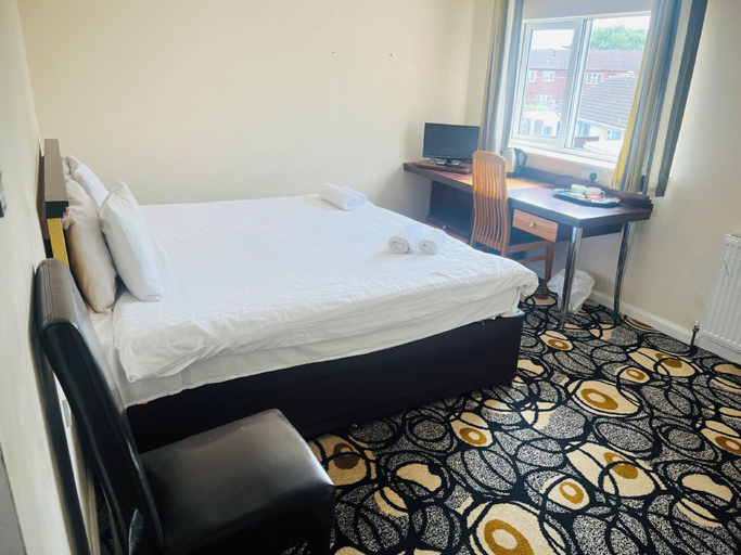 Bedroom 2, The Premier Hotel, Lincolnshire