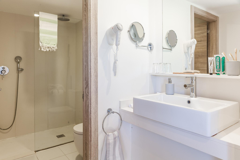 Bathroom 4, Menorca Binibeca by Pierre & Vacances Premium Adults Only, Baleares