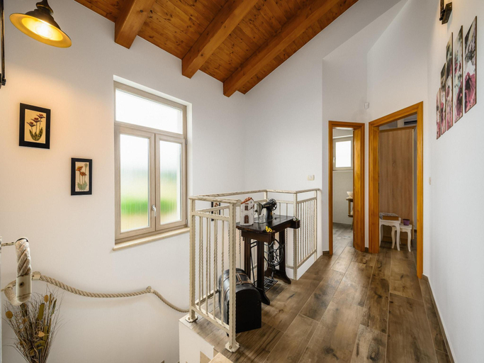Others 5, Villa in Srebrnici with Pool near Marea Beach, Višnjan