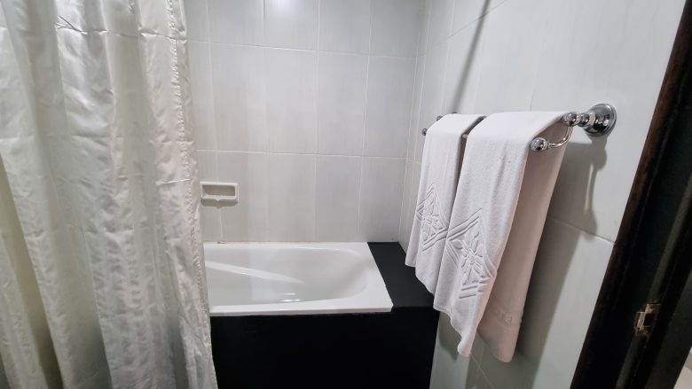 Bathroom 5, Hotel Swarna Dwipa Palembang, Palembang